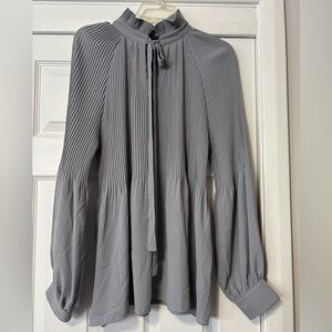 Banana Republic long sleeve pleated blouse gray size large